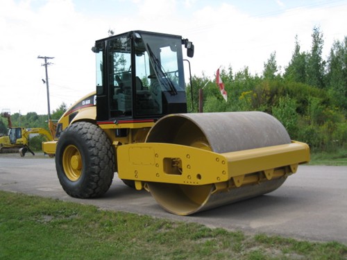 Cat_Comp_0624_500_3.jpg