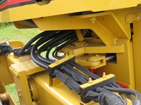 Cat_Compactor_CS563E_04.jpg