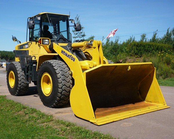 Komatsu_09_WA320-6_02.jpg